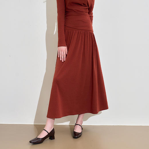 西遇法式酒红色两件套女新款一字肩上衣半裙针织套装D3542302 商品图2