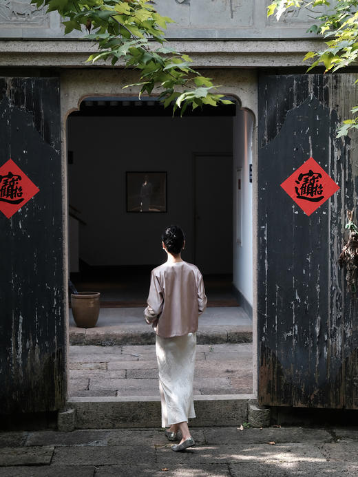 盛唐牡丹 |真丝手工刺绣海棠花纹外套-香槟色 商品图5