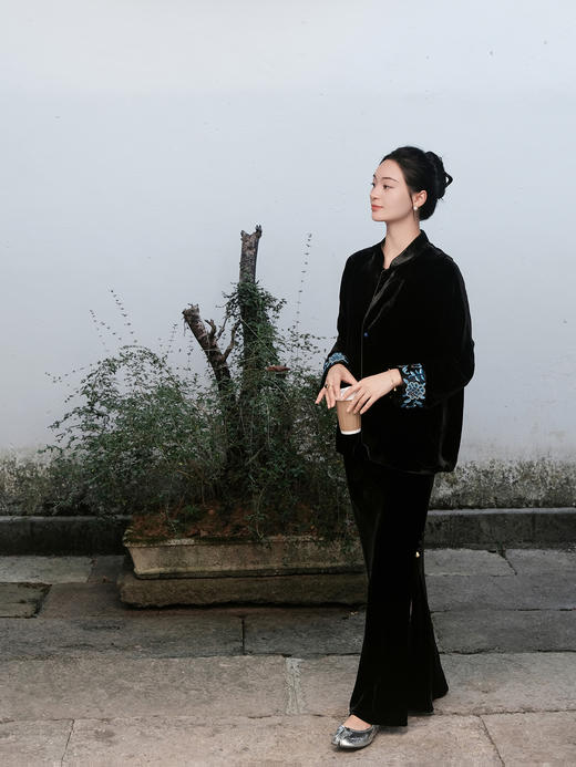 盛唐婧 |新中式丝绒鱼尾半裙-黑色 商品图2