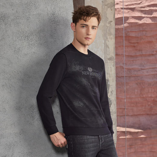 半身缘男装 秋季柔肤舒适保暖字母花纹烫钻卫衣243312M01112877 商品图2