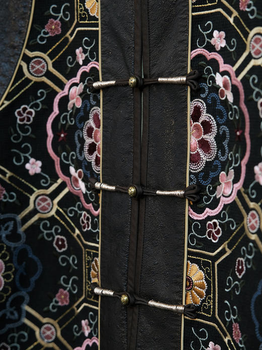 盛唐婧 |中式太阳花绣花对襟马甲 商品图6