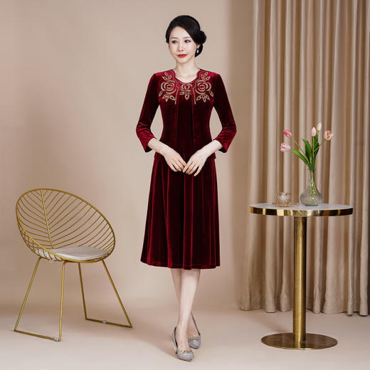 HYX-24-7860秋季新款丝绒旗袍中长款套装百搭外套大摆裙敬酒日常装 商品图1