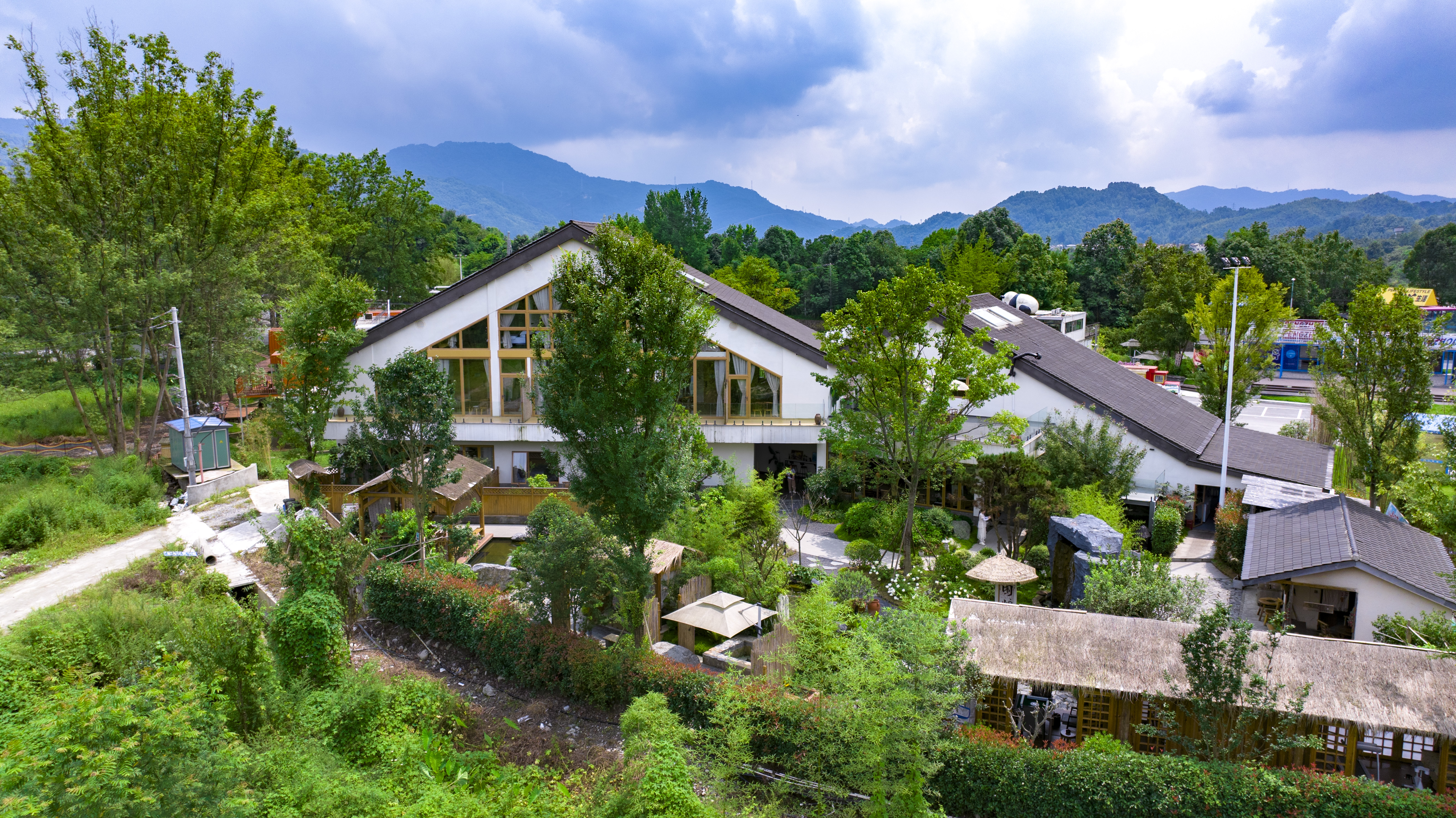 【彭州-376号院】12房温泉私汤院子，可单房预定，入住送下午茶，庭院私汤、近白鹿音乐小镇pw