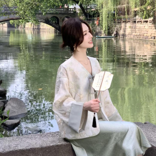 金蘑菇菇 虞美人/3D解构斜裁 醋酸暗纹吊带连衣裙 商品图1