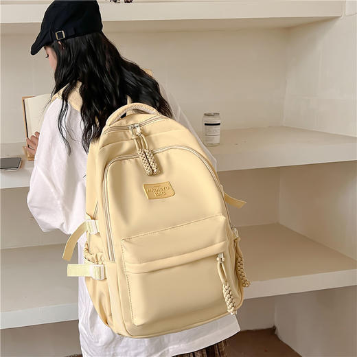 新款百搭学生书包女 森系小清新纯色双肩包 韩版大容量 轻便大学生休闲背包 商品图1