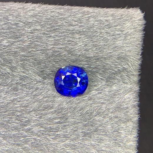 2.03ct 蓝宝石裸石 商品图7