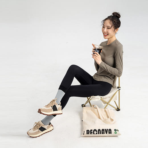 【高弹裸感抗起球】圆领修身长袖 弧形下摆显瘦打底衫 长度到小腹 商品图4