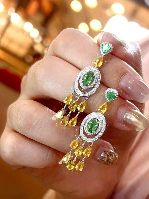 5.30ct 6.05g 祖母绿耳坠 商品图4