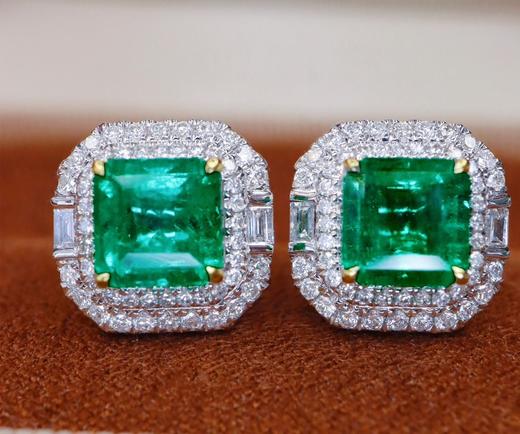 1.67ct 祖母绿耳钉 商品图1