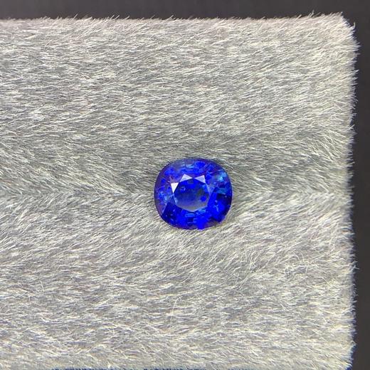 2.03ct 蓝宝石裸石 商品图3