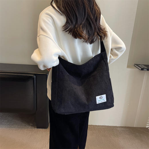 灯芯绒女包2024秋冬新款 大容量包包 手提包韩国简约单肩斜挎包 上课通勤托特包 商品图2