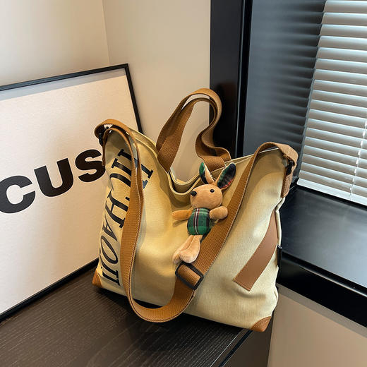 新款百搭日系帆布包 大容量女包 休闲百搭单肩斜挎包 大学生上课通勤托特包女 商品图2