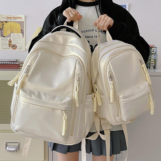 PU软皮大容量双肩包女纯色 大小款休闲百搭旅行背包大学生 开学季新款书包 商品图0