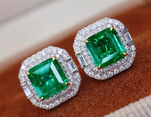 1.67ct 祖母绿耳钉 商品图2