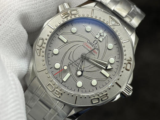 NOOB新品‼️ 42毫米欧米茄海马系列300米——“游艇” Nekton特别版腕表，经抛光和拉丝处理的精钢表壳和激光烧蚀黑色氧化锆搭配正品一致的（ZrO2）陶瓷表盘，哑光饰面饰有抛光立体波纹图案 商品图12