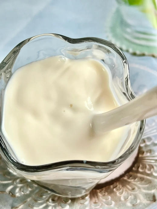 山野水牛牛奶！优质蛋白8.4g/盒，每100g富含高达4.2g的优质乳蛋白，一盒200ml，足足8.4g优质乳蛋白！营养全都来自于牛乳本身，没有科技与狠活！这样的水牛奶才能被孩子更好的吸收转化！ 商品图0