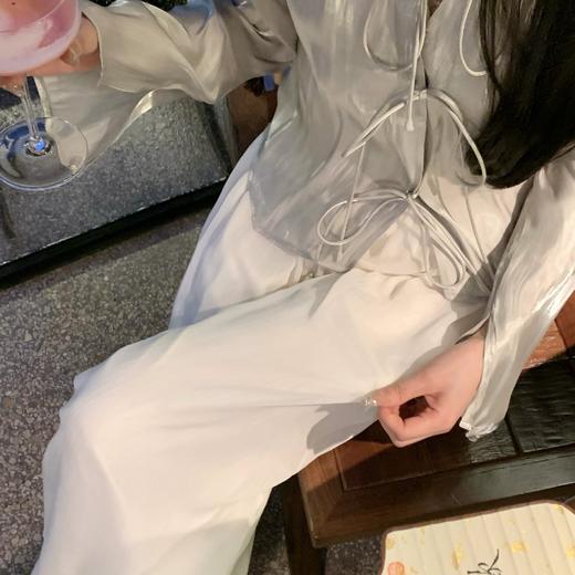 金蘑菇菇 薄荷漫波/轻奢氛围感 褶皱工艺绑带衬衫 商品图3