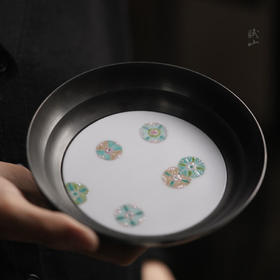 赋山叙 |青衣紫皮球花壶承