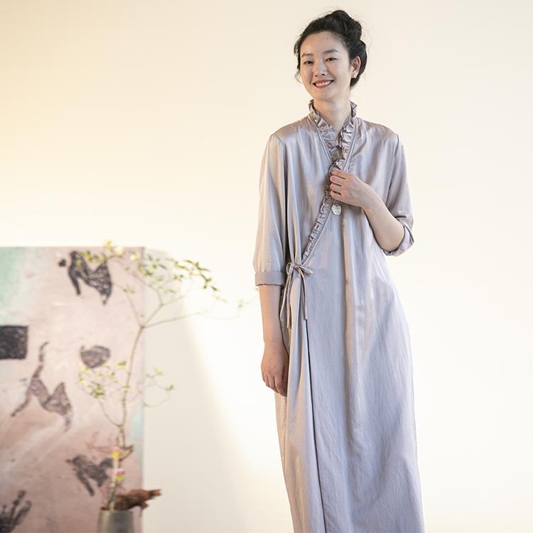 D牧衣游原创丝棉净色连衣裙女秋季新款斜襟系带复古粉色长裙 虚室