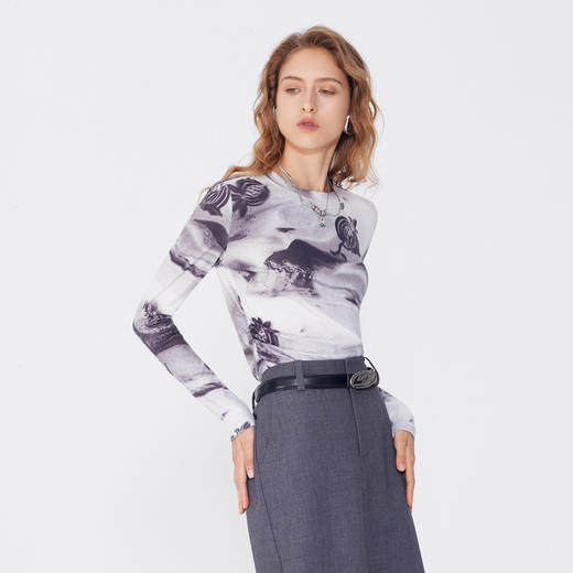 NEELLY纳俪2024秋商场同款设计感印花修身长袖T恤女新款显瘦内搭N24083T01131 商品图1