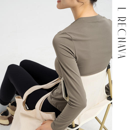 【高弹裸感抗起球】圆领修身长袖 弧形下摆显瘦打底衫 长度到小腹 商品图9