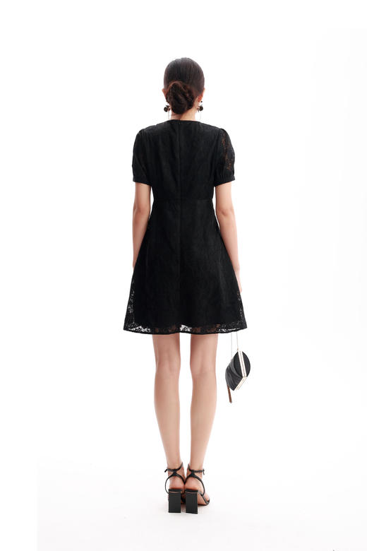 HJ2S38_漆黑色_连衣裙_春夏_复古蕾丝提花 V 领盘扣高腰显瘦通勤气质连衣裙_高级女装_BERNIEELEN 伯妮斯茵 商品图9