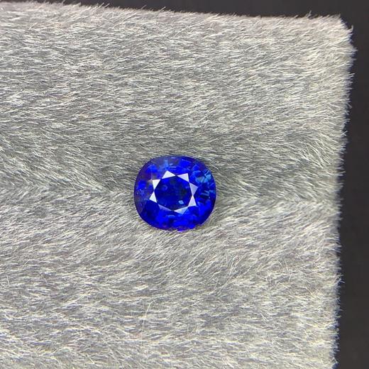 2.03ct 蓝宝石裸石 商品图6