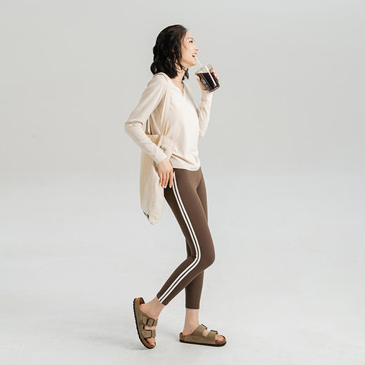 L RECNAVA [软糯螺纹棉] 小V领显瘦打底针织上衣 运动休闲长袖 商品图7