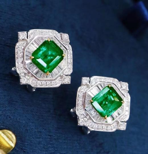 2.35ct 祖母绿耳钉 商品图1