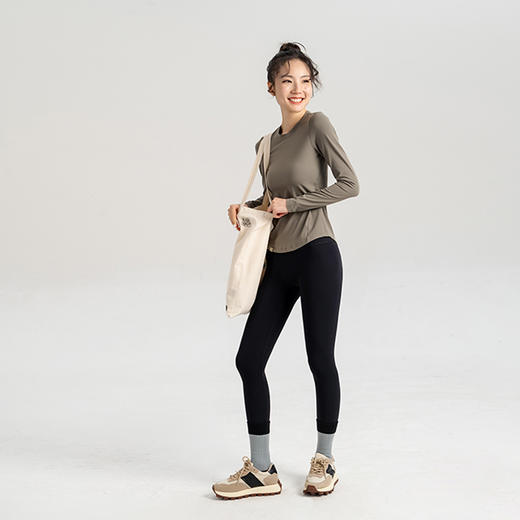 【高弹裸感抗起球】圆领修身长袖 弧形下摆显瘦打底衫 长度到小腹 商品图6