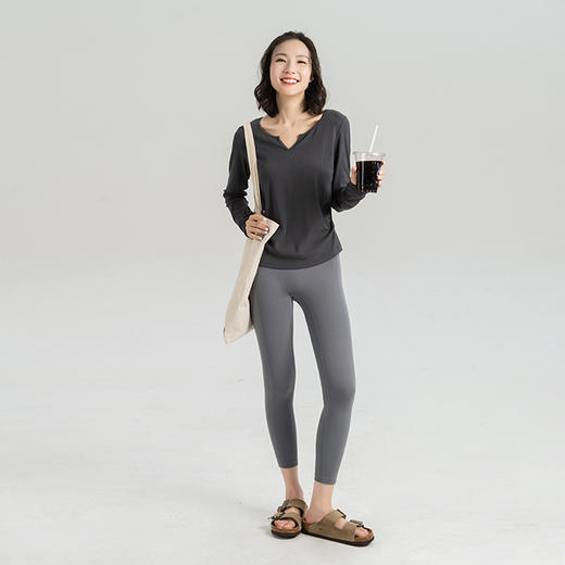 L RECNAVA [软糯螺纹棉] 小V领显瘦打底针织上衣 运动休闲长袖 商品图3