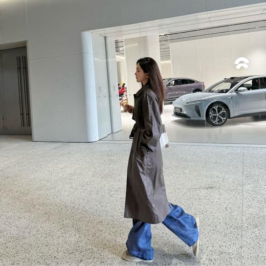 ROMI STUDIO“棕标甄选”100%哑光涂层压胶棉腰带廓形风衣 431F6022 商品图1