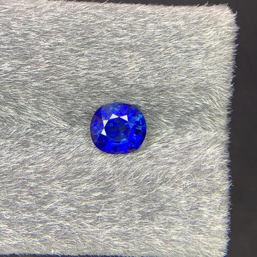 2.03ct 蓝宝石裸石 商品图2