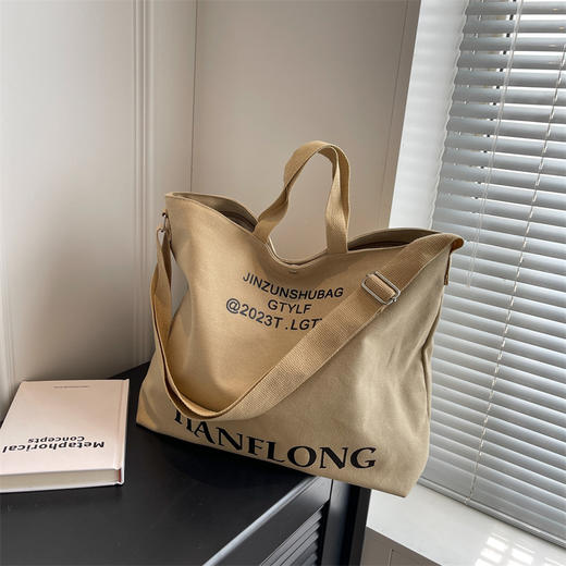 【卡莱亚ins帆布包】经典简约款 森系帆布单肩包女 新款大容量斜挎包学生上课休闲背包 百搭手提包 商品图3