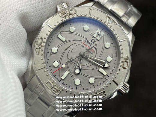 NOOB新品‼️ 42毫米欧米茄海马系列300米——“游艇” Nekton特别版腕表，经抛光和拉丝处理的精钢表壳和激光烧蚀黑色氧化锆搭配正品一致的（ZrO2）陶瓷表盘，哑光饰面饰有抛光立体波纹图案 商品图8