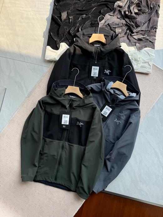 点此购买 始祖鸟GAMMA MX HOODY JACKET防风男子软壳夹克 ggd 295053 商品图0