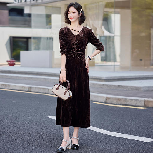 v领时尚气质显瘦修身，优雅金丝绒超好看连衣裙HR-HANYUSHEQ6 商品图1