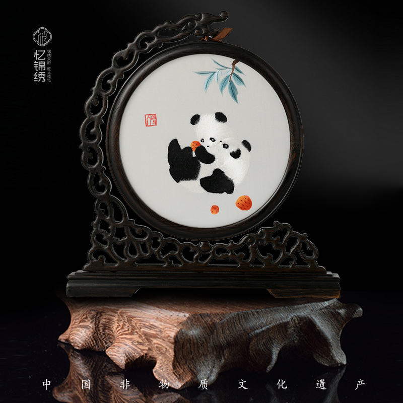 蜀绣滚滚红荔双熊猫非遗手工工艺