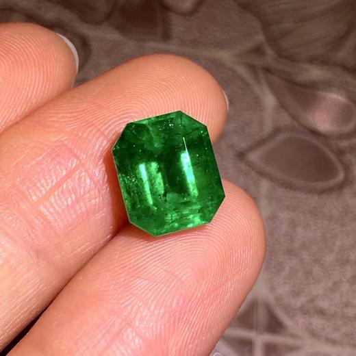 3.83ct 祖母绿裸石 商品图3