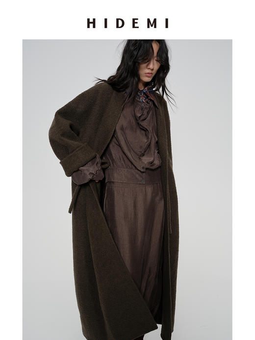 HIDEMI 极简廓形设计感圆领抽绳腰带式进口绵羊毛肌理感浮雕艺术感粗花呢毛呢长款大衣 商品图4
