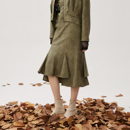 谜底鱼尾裙2024秋季新品复古通勤风不规则波浪下摆半裙243MB1091 商品图1