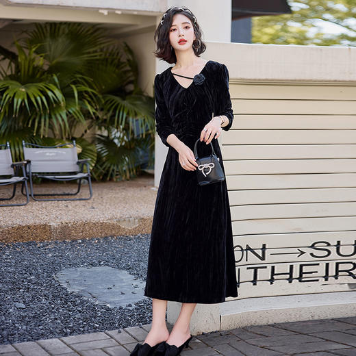 v领时尚气质显瘦修身，优雅金丝绒超好看连衣裙HR-HANYUSHEQ6 商品图3
