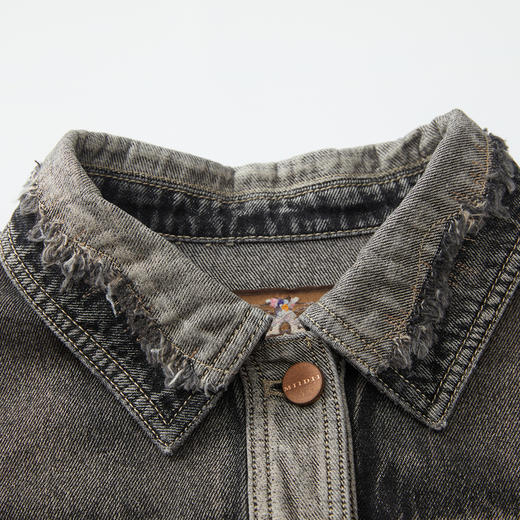 谜底牛仔外套女2024秋季新品复古风翻领短款水洗牛仔服243MW1049 商品图3
