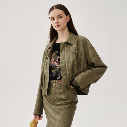 谜底皮衣女士2024秋新品率性时尚宽松翻领气质短款外套243MW1092 商品图1