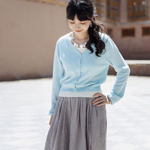 绽放旅行女装599朵/早秋假两件拼接V领套头宽松长袖羊毛针织开衫 商品图1