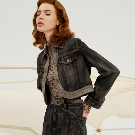 谜底牛仔外套女2024秋季新品复古风翻领短款水洗牛仔服243MW1049 商品图1