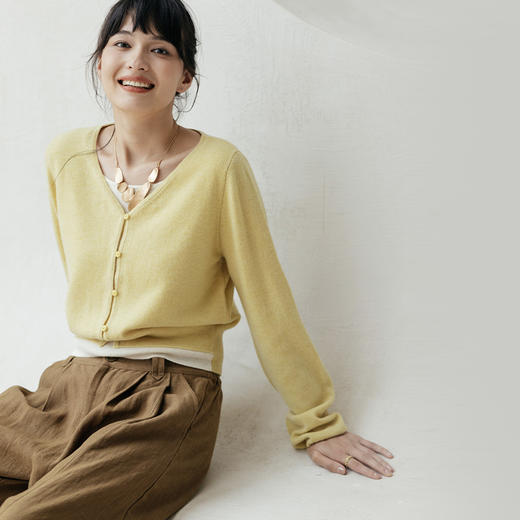 绽放旅行女装599朵/早秋假两件拼接V领套头宽松长袖羊毛针织开衫 商品图0