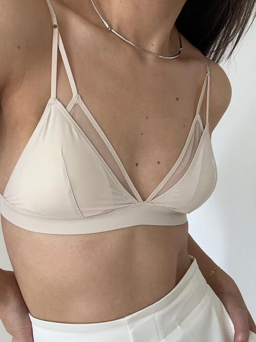 LOAM｜重塑 环保网纱三角杯  [ 水光白 / 夜幕黑 / 暖柔沙 / 晴空蓝 / 浓咖棕 ] 商品图5