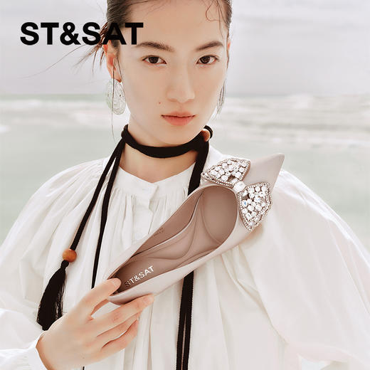 星期六优雅蝴蝶绸缎质感跟鞋SSC3111183 商品图1