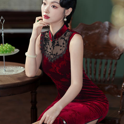 TQX221105红色气质复古民国风改良长款旗袍2024年新款蕾丝丝绒少女日常可穿 商品图0